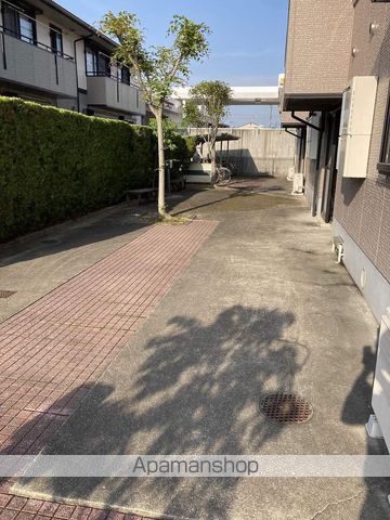 ハイカムール新居の玄関写真