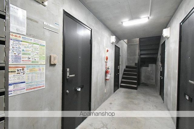 アズーリ中の島参番館の玄関写真