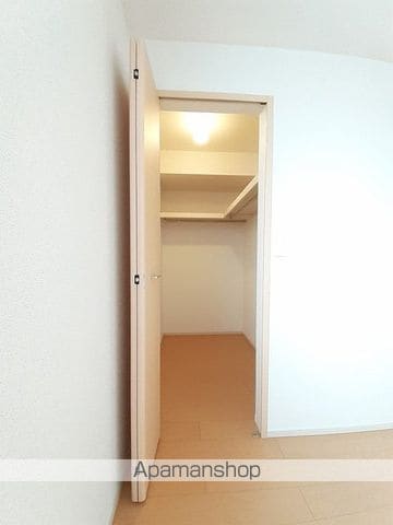 ロイ モンテーニュ IIIの内装写真