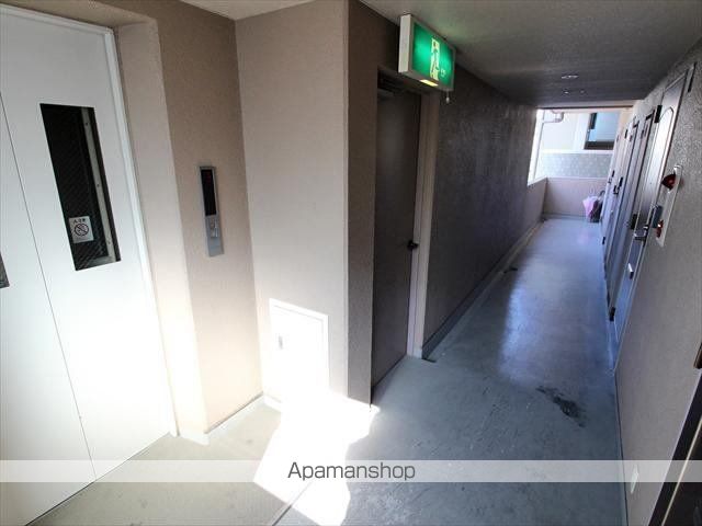 ハイツ楡の森の玄関写真