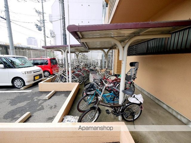 ロジェ千種の玄関写真
