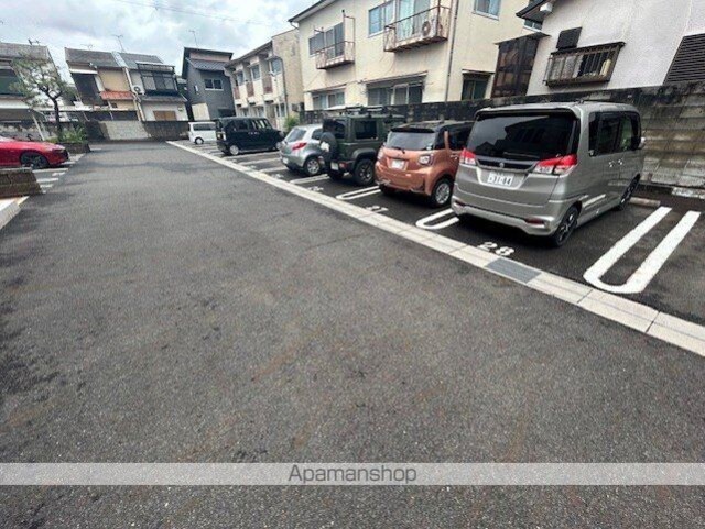 リビングタウン瀬田　Ａ棟[1LDK/40.3m2]の駐車場