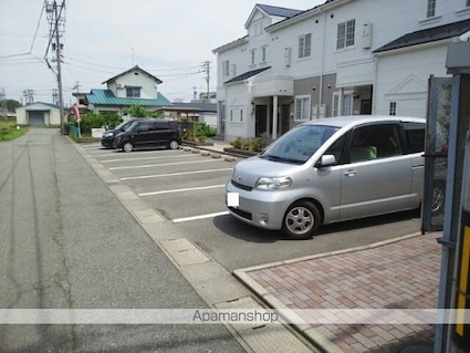 クレール[2DK/48.62m2]の駐車場
