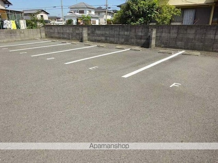 和歌山県和歌山市新在家[2LDK/48.17m2]の駐車場