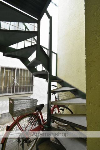 ロイヤルコート水車町の玄関写真