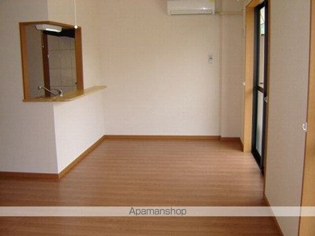 ロイヤルガーデンの内装写真
