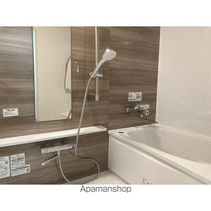 東京都新宿区上落合２丁目[2LDK/72.64m2]のバス2