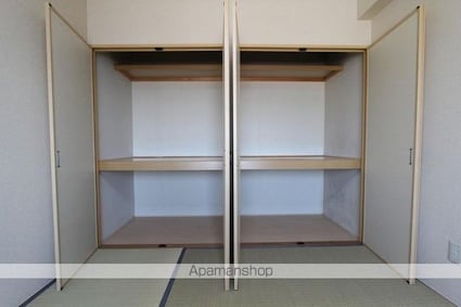 細谷マンション[2LDK/56.2m2]の収納