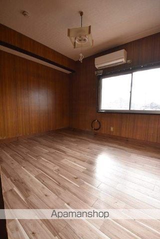 安芸高田市 2階建 築52年の内装写真