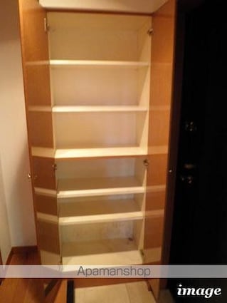 東京都港区芝２丁目[1K/25.58m2]の収納