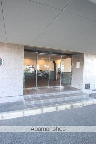 ガーデンヒルズ中山の玄関写真