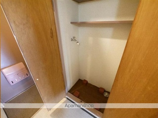 ロイヤルヒルズ泉崎IIの内装写真