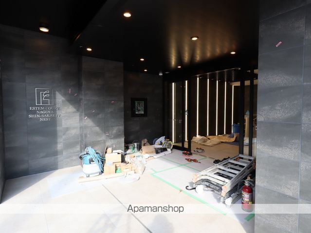 エステムコート名古屋新栄IVネストの玄関写真