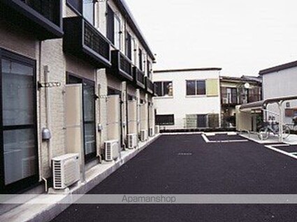 レオパレスＭＡＣＨＩＤＡ[1K/22.35m2]の駐車場2
