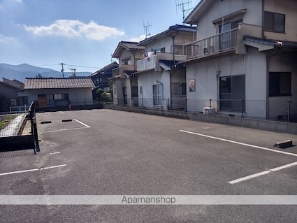 レオパレスルピナス[1K/26.08m2]の駐車場