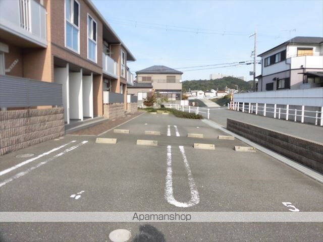 シャーメゾン縁[2LDK/49.91m2]の駐車場1