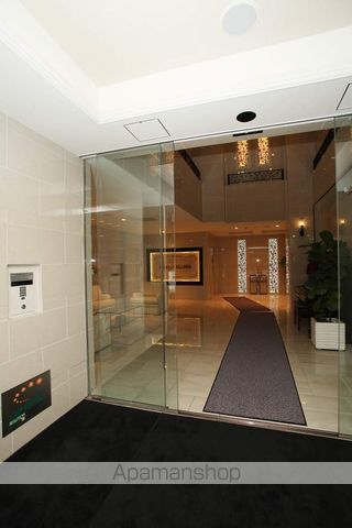 NORTH VILLAGE伍番館の玄関写真
