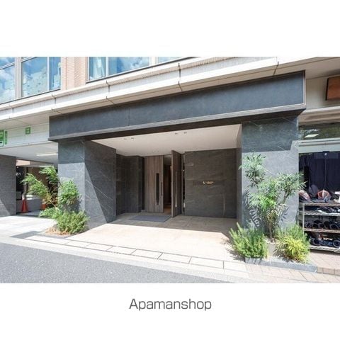 LASANTE池田山の玄関写真