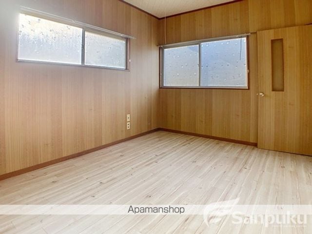 伊予鉄道横河原線 鷹ノ子駅 徒歩13分 2階建 築51年の内装写真