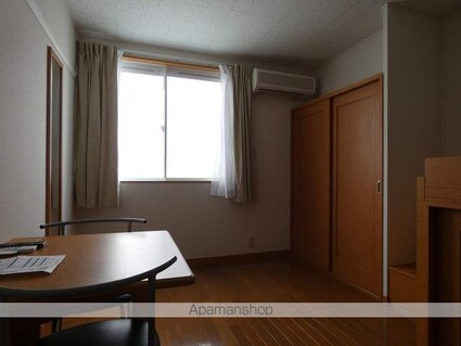 レオパレス五条[1K/23.71m2]のリビング・居間