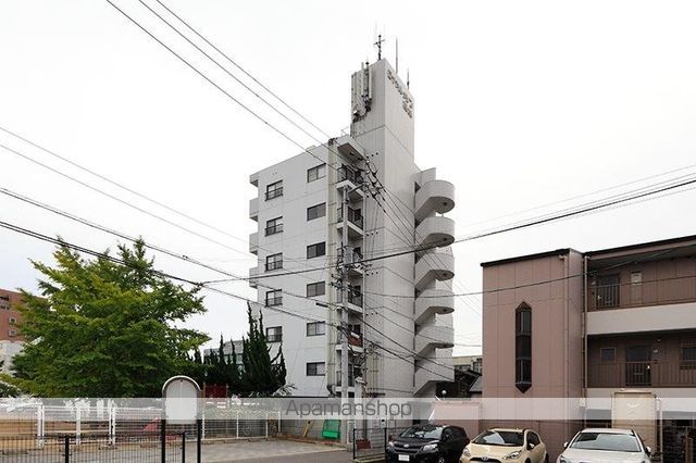 ロイヤルメゾン栗林の外観写真