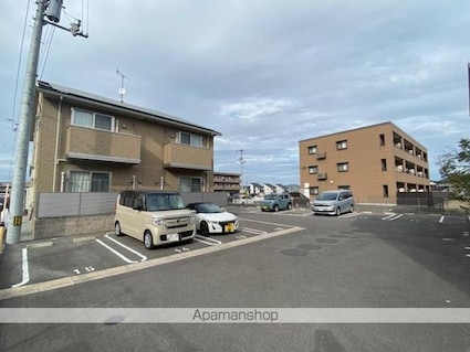フェルマータ[1LDK/54.47m2]の駐車場