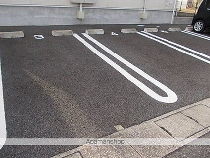 エース[2LDK/57.58m2]の駐車場