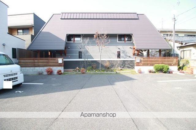 伊島町2丁目メゾネットの外観写真