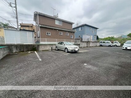 レオパレスＤＥＥＰＦＯＲＥＳＴ[1K/20.28m2]の駐車場