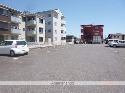 アゼリア古高[2DK/44.82m2]の駐車場