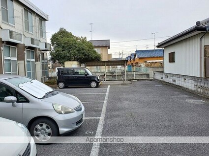 レオパレスＤｅｒｎｉｅｒⅡ[1K/20.28m2]の駐車場