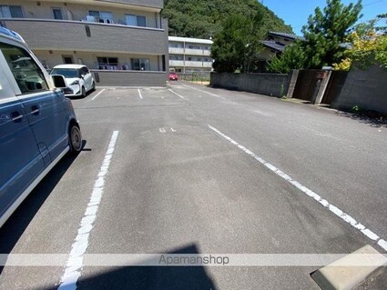 フォブール栗林南Ｂ[1LDK/41.54m2]の駐車場