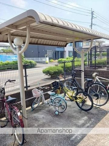西鉄天神大牟田線 三国が丘駅 バス乗車時間：5分 最寄りバス停で下車 徒歩1分 2階建 築25年の外観写真