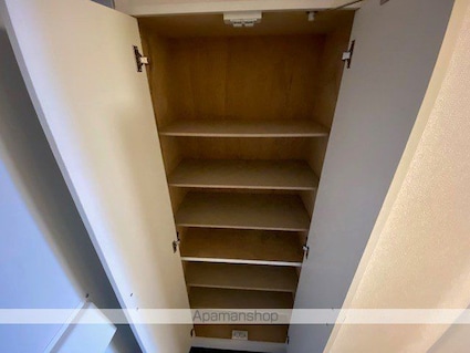 レオパレスサニーウェル　新井[1K/20.81m2]の玄関