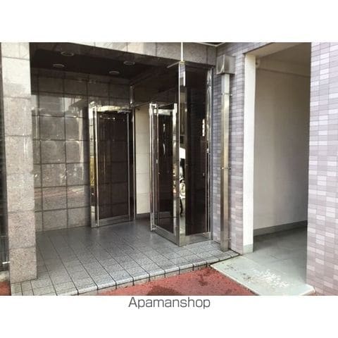 ディージービル小牧中央の玄関写真