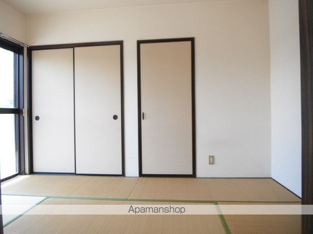 エトワール三津屋C棟の内装写真