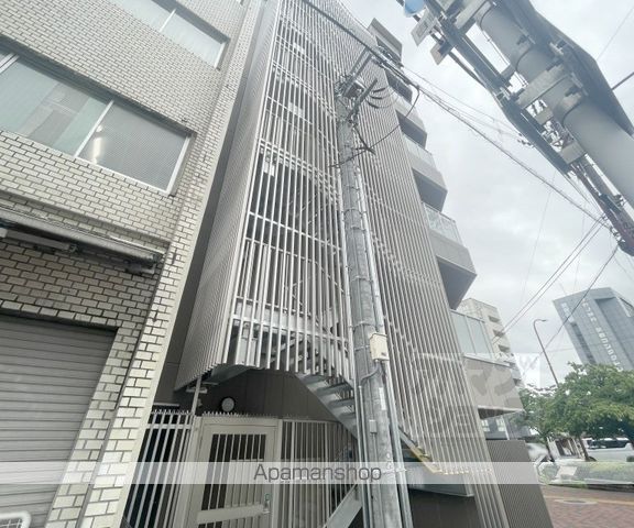 WEST FIELDの外観写真