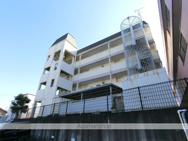 マンション川西の外観写真