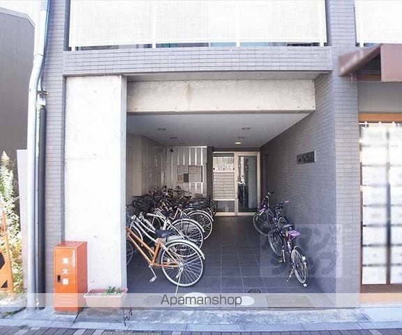 バインオークチーノの玄関写真