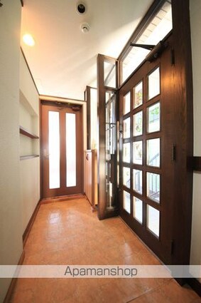 ドエル[1R/47.6m2]の玄関