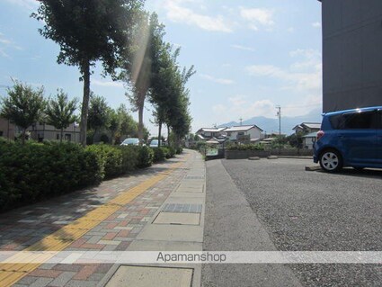 メゾン・ポレール[2LDK/52.02m2]の周辺1