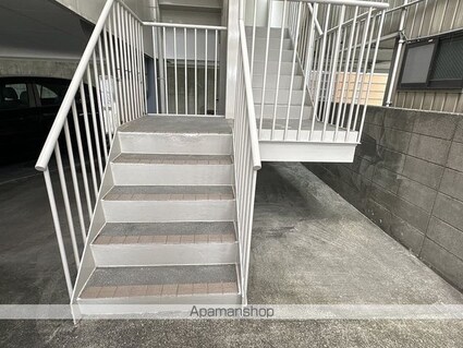 新井マンション[1DK/34.2m2]のエントランス2