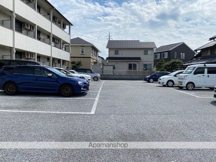 滋賀県彦根市川瀬馬場町[1K/33.12m2]の駐車場