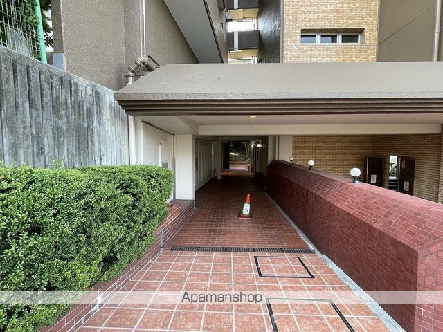 コミュニタス千代が丘S棟の玄関写真