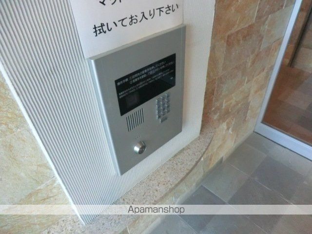 UURコート札幌北三条の玄関写真