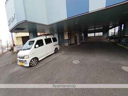 和歌山県和歌山市手平３丁目[1K/16.72m2]の駐車場2
