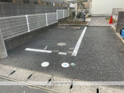 レオパレスアビテ　ミナミ[1K/22.35m2]の駐車場