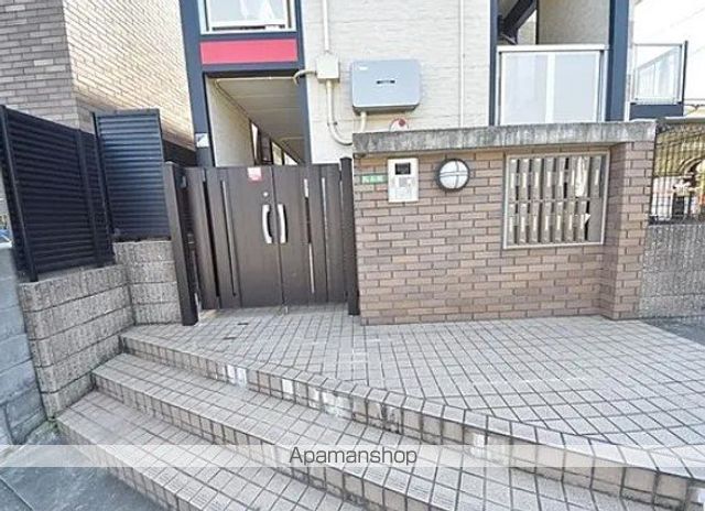 レオパレスフィオーレ石神井台の玄関写真