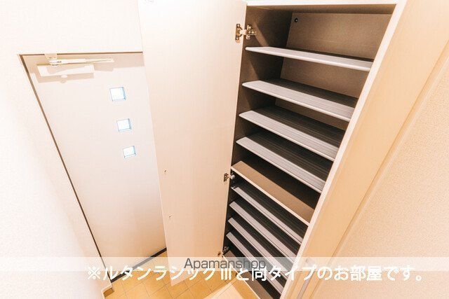 メゾン サブーリュの内装写真