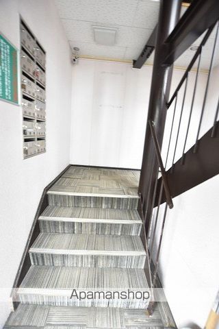 インターナショナルビルの玄関写真